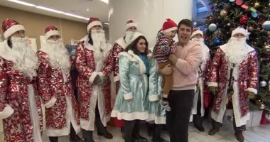 فيديو.. الدفاع المدنى الروسى يحتفل مع أطفال مستشفى موسكو بالكريسماس بزى سانتا