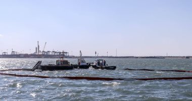 هيئة ميناء دمياط تجرى تدريب عملى على مكافحة تلوث بحرى وحريق بالميناء