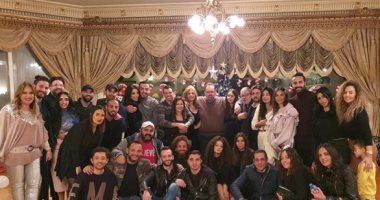 صور.. دنيا سمير غانم تحتفل بعيد ميلادها بمنزل محمد عبدالعزيز مع نجوم الفن
