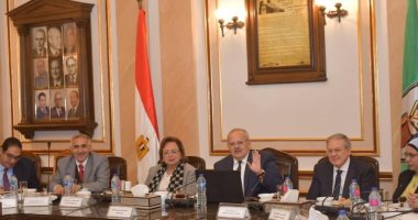 رئيس جامعة القاهرة يشدد على متابعة الامتحانات وتشديد عقوبات الغش