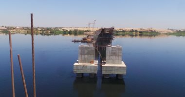 وزير النقل يتفقد مشروع محور كوبرى كلابشة أعلى النيل بأسوان
