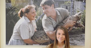 حكاية عائلة "إيروين" بعد إنقاذها 90 ألف حيوان من حرائق غابات أستراليا