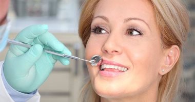 ماذا يحدث إذا تركت الجير على أسنانك دون علاج لفترة طويلة؟