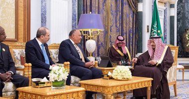 عاهل السعودية يبحث مع وزراء خارجية الدول المطلة على البحر الأحمر تعزيز التعاون