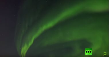 شاهد.. شفق قطبى يزين سماء شمال روسيا بالضوء الأخضر