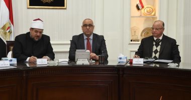 وزيرا الإسكان والأوقاف ومحافظ القاهرة يتابعون عدداً من المشروعات المشتركة 