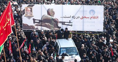 طهران تودع سليمانى والمهدى وسط حشود تهتف "الموت لأمريكا" 