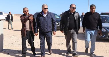 نائب وزير الاسكان ورئيس القابضة للمياه يتفقدان مشروعات الصرف الصحى بالبحر الأحمر