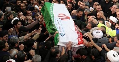 شاهد.. ايران تدفن سليمانى بعد ساعات من هجماتها على قاعدة أمريكية بالعراق