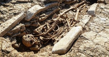 تفاصيل سرية.. اكتشاف أكثر من 50 مقبرة فى إنجلترا تعود للعهد الرومانى 