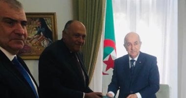 وزير الخارجية يلتقى الرئيس الجزائرى لتسليم رسالة من رئيس الجمهورية