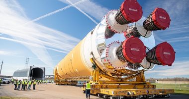 شاهد نقل أقوى صاروخ على الإطلاق استعدادا لمهمة القمر 2024