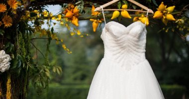 4 خطوات لتنظيف فستان الزفاف من البقع.. "خليكى مستعدة للمفاجآت السيئة"