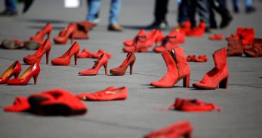 صور.. تظاهرات بالأحذية الحمراء فى المكسيك للتنديد بجرائم العنف ضد المرأة