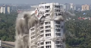 فيديو يرصد تفجير ضخم لبنايات فاخرة فى الهند.. اعرف القصة