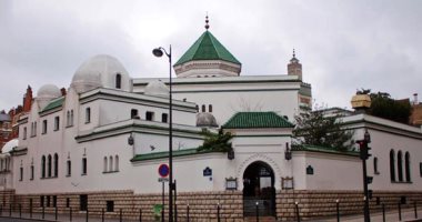 مسجد فرنسا الكبير و130 مسجدا يقررون تغيير القيادة الدينية الأكبر بعد 28 سنة