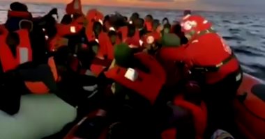 الأمن التونسى يعترض أكثر من 800 مهاجر بحرا فى ليلة واحدة