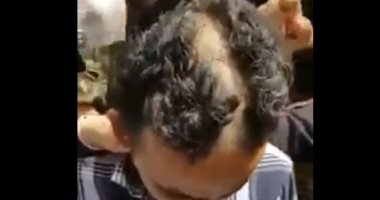 فيديو.. الحوثيون يطبقون عقوبة حلق الرأس الداعشية على شباب اليمن