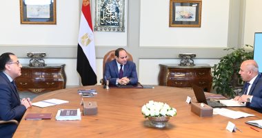 الرئيس السيسى يستعرض مع كامل الوزير جهود تحديث منظومة النقل فى مصر