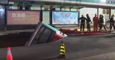 فيديو.. حفرة عملاقة تبتلع حافلة فى شمال الصين.. وتودى بحياة 6 ركاب