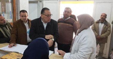 إيقاف سكرتير وحدة محلية و مجازاة 20 طبيب وممرض خلال زيارة مفاجئة لمحافظ الشرقية بالقنايات 
