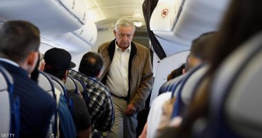 رئيس المكسيك يتوجه إلى واشنطن على متن طائرة تجارية فى أول رحلاته الخارجية 