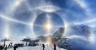 صورة غير مسبوقة لـ "هالة جليدية" حول الشمس بجبال الألب من كاميرا هاتف
