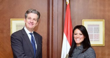 رانيا المشاط تبحث التعاون الاقتصادى بين مصر وبريطانيا مع سفير لندن بالقاهرة