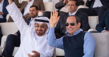 شاهد.. السيسى ومحمد آل نهيان يتابعان سباق الإبل بمهرجان شرم الشيخ التراثى