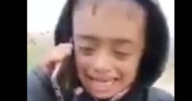 فيديو صادم لشخص يستهزئ بطفل عراقى يتيم يثير السوشيال ميديا