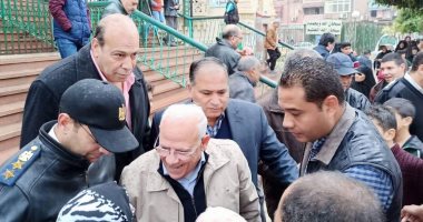 محافظ بورسعيد يلتقى بعدد من المواطنين بالمجمع الإسلامى بحى الزهور (صور)
