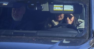 ميجان ماركل تقود سيارتها لاستقبال صديقتها فى مطار بكندا.. فيديو وصور