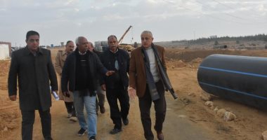 نائب وزير الإسكان يتفقد مشروعات الطرق والمرافق بمدينة القاهرة الجديدة