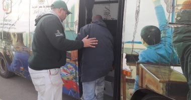 فريق "أطفال وكبار بلامأوى" ينقذ مسنا بمحافظة دمياط وينقله لدار رعاية