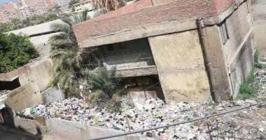 قارئ يشكو من انتشار القمامة بشارع ترعة الخمسين بالمطرية