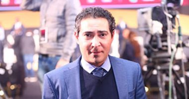 كواليس غرفة الملابس.. محمد بركات يكشف نصيحة وائل جمعة فى تغطية مشاكل الدفاع
