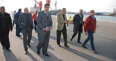 صور .. رئيس الهيئة العامة لموانئ البحر الأحمر يستقبل مجموعة من المستثمرين 