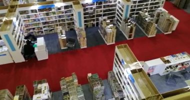 قاعات معرض القاهرة الدولى للكتاب بعد افتتاحه رسميا فى انتظارك .. فيديو