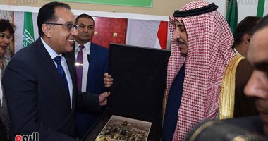 رئيس الوزراء يتفقد جناحى الدفاع والداخلية في معرض القاهرة الدولي للكتاب