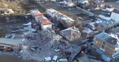فيديو.. طائرة بدون طيار ترصد الدمار الكبير لزلزال تركيا بقوة 6.8 درجات