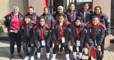 بعثة منتخب الكرة النسائية تتجه للأردن للمشاركة فى دورة ودية