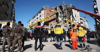 انتشال العشرات من تحت الأنقاض فى تركيا وارتفاع عدد قتلى الزلزال لـ35 شخصا