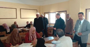 مدير التعليم الثانوى الأزهرى بشمال سيناء يتفقد أعمال تصحيح أوراق الامتحانات