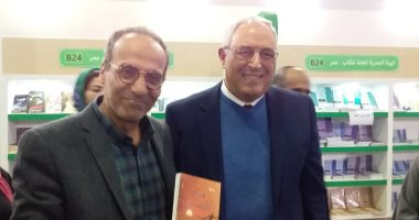 وزير التعليم الأسبق يوقع "ملك التنشين" بمعرض الكتاب