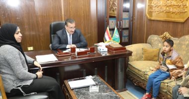 صور.. بعد تضررهم من تسريب المياه الجوفية.. محافظ المنوفية يفحص شكاوى أهالى تلا