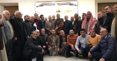 محافظ شمال سيناء يستقبل وفدا من الأهالي بعد إنهاء خصومة بجلسة عرفية