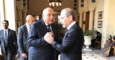 سامح شكرى يعقد عدة لقاءات ثنائية على هامش الاجتماع الطارئ للجامعة العربية 