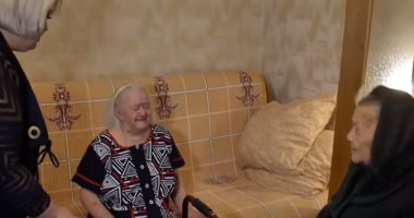 شاهد.. الشرطة الروسية تنجح فى لمّ شمل شقيقتين بعد 78 عاما من الفراق