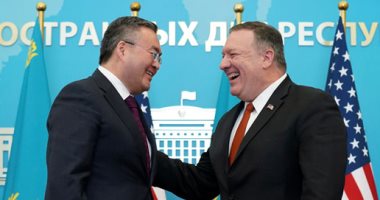 "ضحك وتعزيز علاقات" فى زيارة مايك بومبيو لكازاخستان