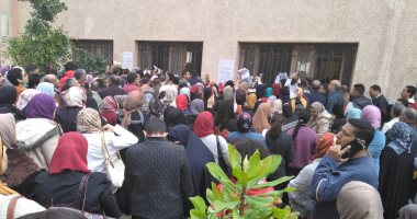 صور.. طوابير الطلاب للتظلم على نتيجة الشهادة الاعدادية بالإسكندرية